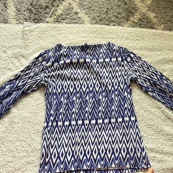 Stylish Blue and White Geometric Jones New York Women's 3/4 Sleeve Top - Picture 3 of 3